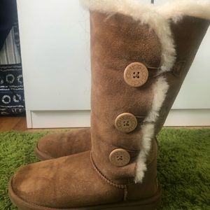 Chestnut tall 3 button uggs